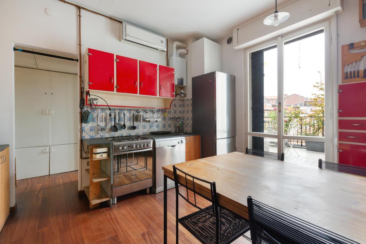 With Huge Terrace- Calvairate District Apartment Milan