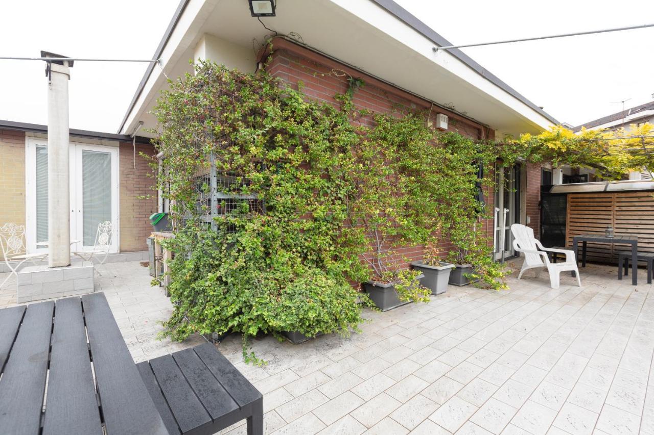 With Huge Terrace- Calvairate District Apartment