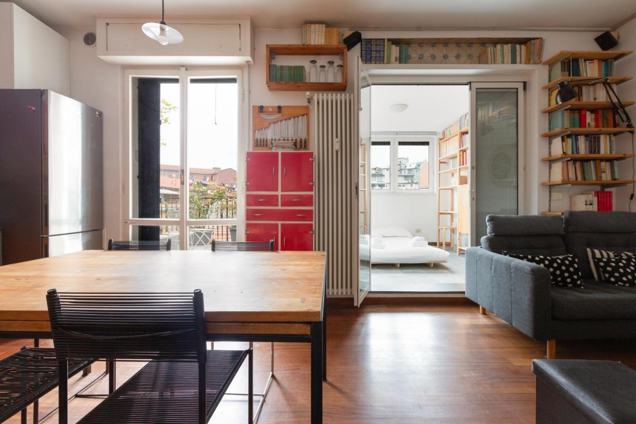With Huge Terrace- Calvairate District Apartment Milan